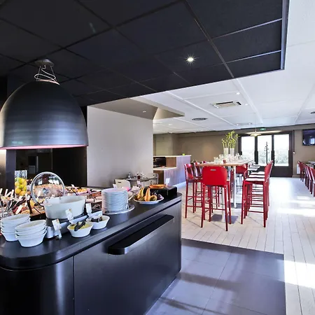Hotel Campanile 3*