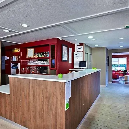 Hotel Campanile Chanas